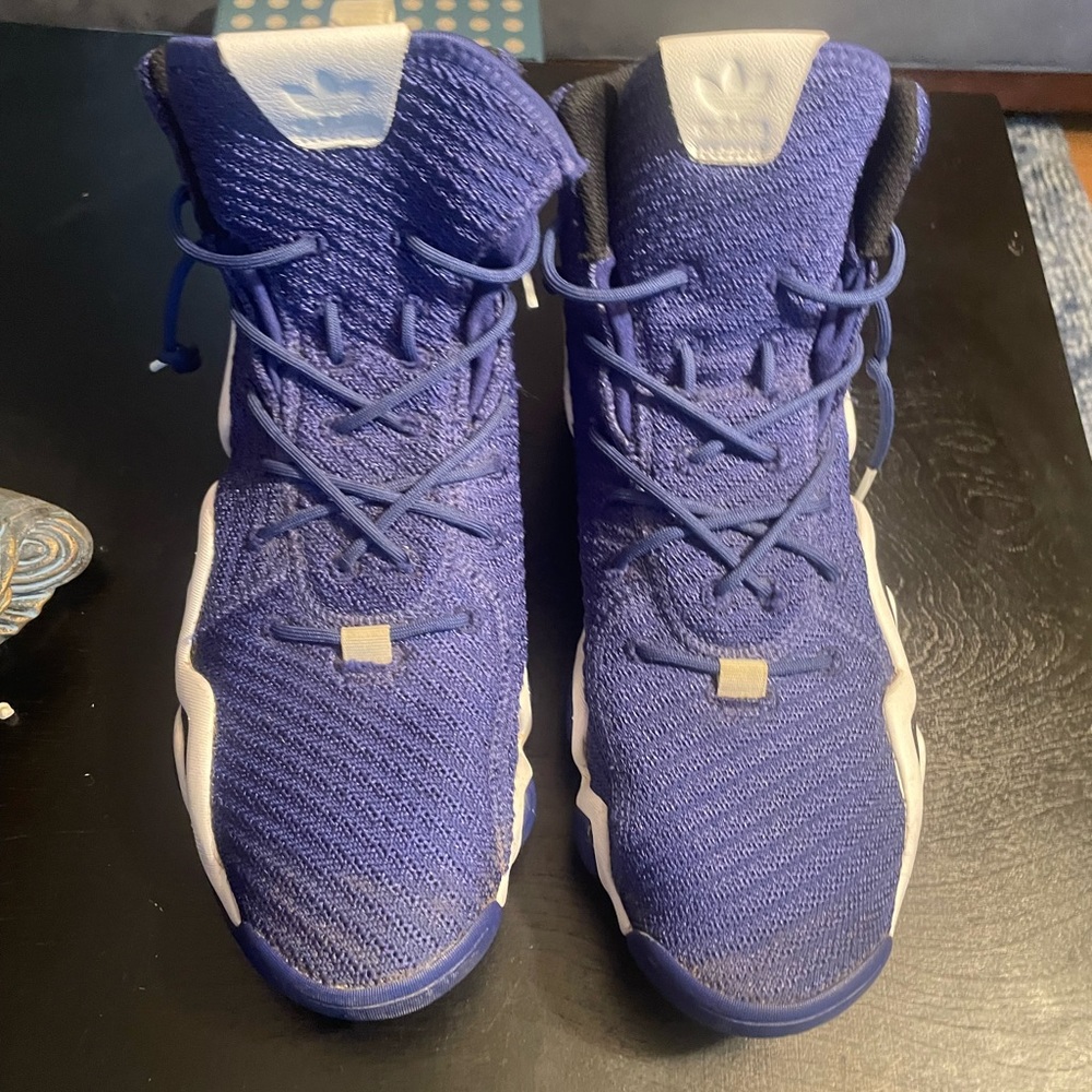 Crazy 8 Kobe Bryant’s size 12 - Picture 2 of 5